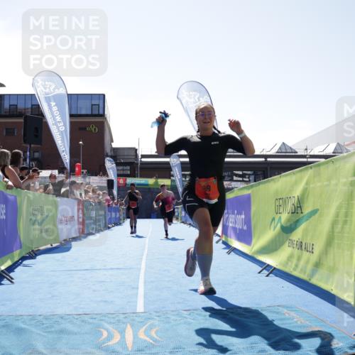 09.08.2026 - GEWOBA Citytriathlon Bremen Yannick Fuchs http://msf.ph/oto/9935410 09.08.2026 14:50:42 Ziel 899, 922, 962, 964 meine-sportfotos.de