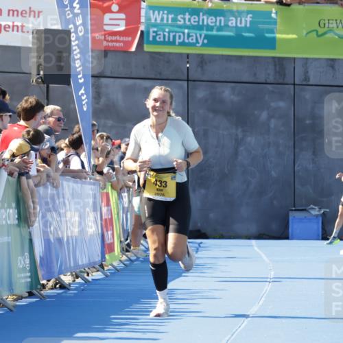 09.08.2026 - GEWOBA Citytriathlon Bremen Yannick Fuchs http://msf.ph/oto/9935494 09.08.2026 11:40:01 Ziel 374, 433 meine-sportfotos.de