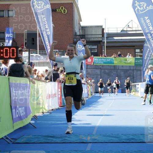09.08.2026 - GEWOBA Citytriathlon Bremen Yannick Fuchs http://msf.ph/oto/9935498 09.08.2026 11:40:04 Ziel 433 meine-sportfotos.de