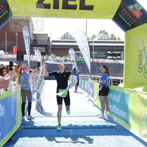 09.08.2026 - GEWOBA Citytriathlon Bremen Yannick Fuchs http://msf.ph/oto/9935508 09.08.2026 14:51:18 Ziel 30, 554 meine-sportfotos.de