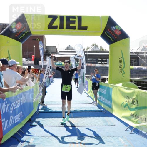 09.08.2026 - GEWOBA Citytriathlon Bremen Yannick Fuchs http://msf.ph/oto/9935515 09.08.2026 14:51:19 Ziel 30 meine-sportfotos.de