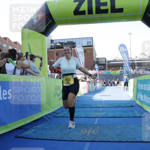 09.08.2026 - GEWOBA Citytriathlon Bremen Yannick Fuchs http://msf.ph/oto/9935516 09.08.2026 11:40:05 Ziel 69, 433 meine-sportfotos.de