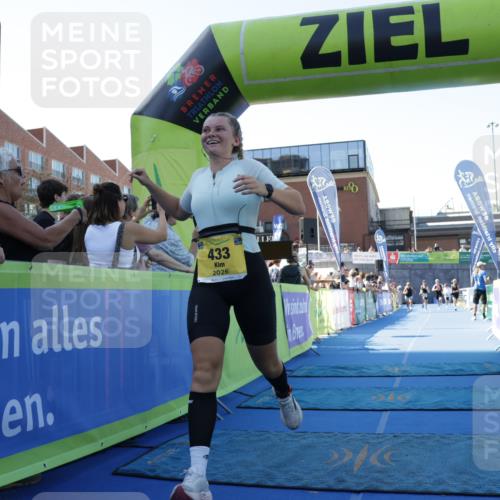 09.08.2026 - GEWOBA Citytriathlon Bremen Yannick Fuchs http://msf.ph/oto/9935520 09.08.2026 11:40:05 Ziel 69, 433 meine-sportfotos.de
