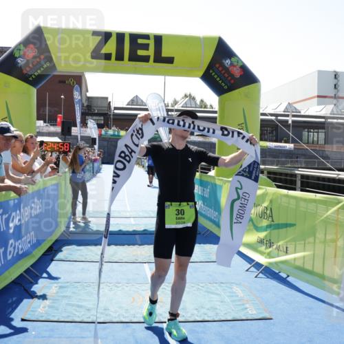09.08.2026 - GEWOBA Citytriathlon Bremen Yannick Fuchs http://msf.ph/oto/9935537 09.08.2026 14:51:21 Ziel 30 meine-sportfotos.de
