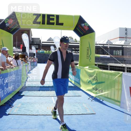 09.08.2026 - GEWOBA Citytriathlon Bremen Yannick Fuchs http://msf.ph/oto/9935574 09.08.2026 14:51:48 Ziel 733 meine-sportfotos.de