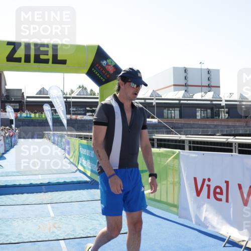 09.08.2026 - GEWOBA Citytriathlon Bremen Yannick Fuchs http://msf.ph/oto/9935575 09.08.2026 14:51:49 Ziel 733 meine-sportfotos.de