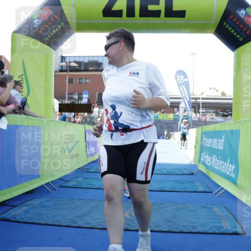 09.08.2026 - GEWOBA Citytriathlon Bremen Yannick Fuchs http://msf.ph/oto/9935597 09.08.2026 11:40:17 Ziel 235, 527 meine-sportfotos.de