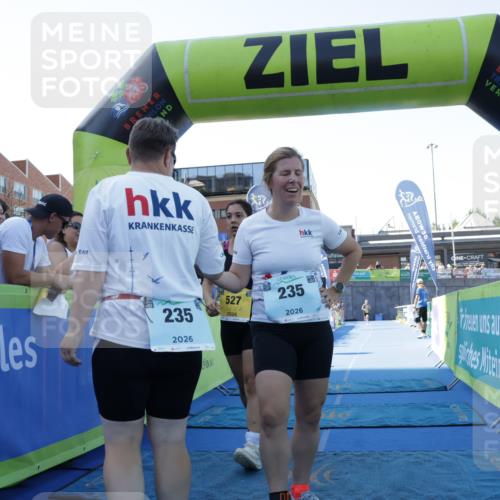 09.08.2026 - GEWOBA Citytriathlon Bremen Yannick Fuchs http://msf.ph/oto/9935602 09.08.2026 11:40:20 Ziel 527 meine-sportfotos.de