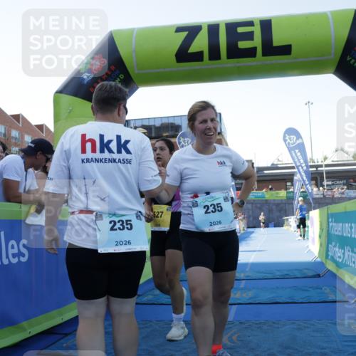 09.08.2026 - GEWOBA Citytriathlon Bremen Yannick Fuchs http://msf.ph/oto/9935605 09.08.2026 11:40:20 Ziel 527 meine-sportfotos.de