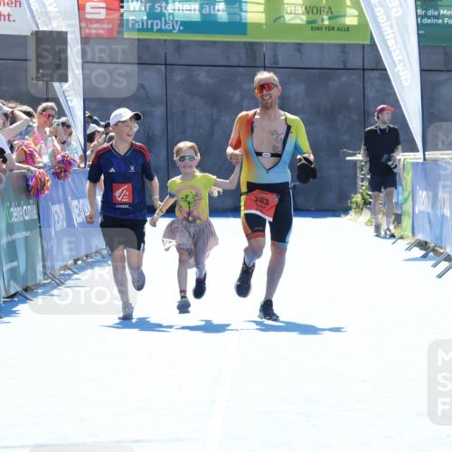 09.08.2026 - GEWOBA Citytriathlon Bremen Yannick Fuchs http://msf.ph/oto/9935617 09.08.2026 14:52:21 Ziel 753 meine-sportfotos.de