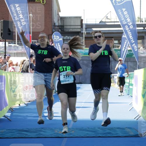 09.08.2026 - GEWOBA Citytriathlon Bremen Yannick Fuchs http://msf.ph/oto/9935653 09.08.2026 11:40:37 Ziel 217 meine-sportfotos.de