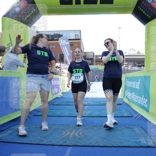 09.08.2026 - GEWOBA Citytriathlon Bremen Yannick Fuchs http://msf.ph/oto/9935669 09.08.2026 11:40:39 Ziel 217 meine-sportfotos.de