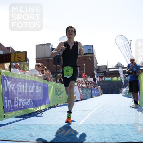 09.08.2026 - GEWOBA Citytriathlon Bremen Yannick Fuchs http://msf.ph/oto/9935791 09.08.2026 14:56:03 Ziel 187 meine-sportfotos.de
