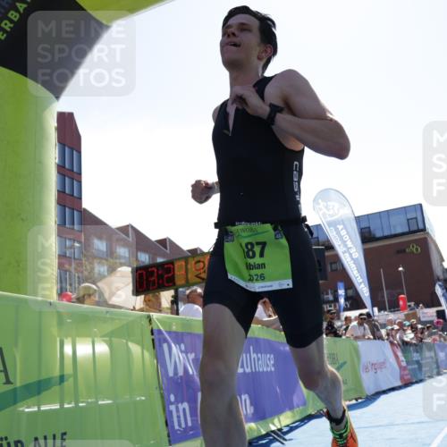 09.08.2026 - GEWOBA Citytriathlon Bremen Yannick Fuchs http://msf.ph/oto/9935794 09.08.2026 14:56:03 Ziel 187 meine-sportfotos.de