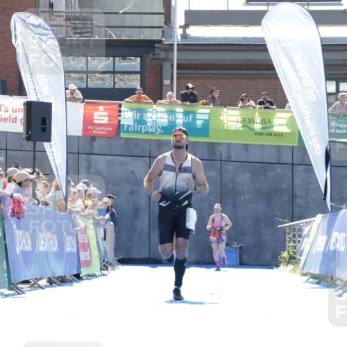 09.08.2026 - GEWOBA Citytriathlon Bremen Yannick Fuchs http://msf.ph/oto/9935850 09.08.2026 14:57:37 Ziel  meine-sportfotos.de