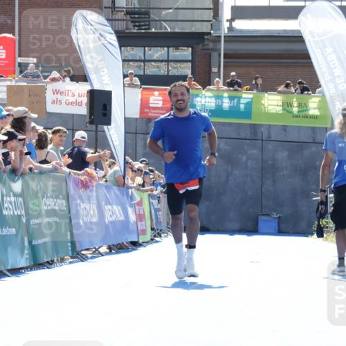 09.08.2026 - GEWOBA Citytriathlon Bremen Yannick Fuchs http://msf.ph/oto/9935895 09.08.2026 14:58:01 Ziel 681 meine-sportfotos.de