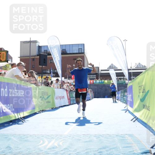 09.08.2026 - GEWOBA Citytriathlon Bremen Yannick Fuchs http://msf.ph/oto/9935900 09.08.2026 14:58:03 Ziel 681 meine-sportfotos.de
