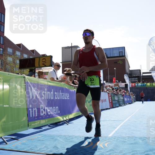 09.08.2026 - GEWOBA Citytriathlon Bremen Yannick Fuchs http://msf.ph/oto/9935923 09.08.2026 14:58:39 Ziel 23 meine-sportfotos.de