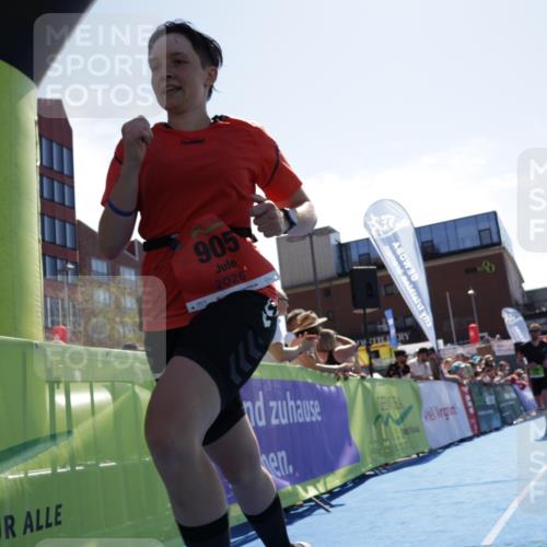 09.08.2026 - GEWOBA Citytriathlon Bremen Yannick Fuchs http://msf.ph/oto/9935939 09.08.2026 14:58:45 Ziel 188, 905 meine-sportfotos.de