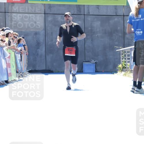 09.08.2026 - GEWOBA Citytriathlon Bremen Yannick Fuchs http://msf.ph/oto/9935952 09.08.2026 14:59:07 Ziel  meine-sportfotos.de