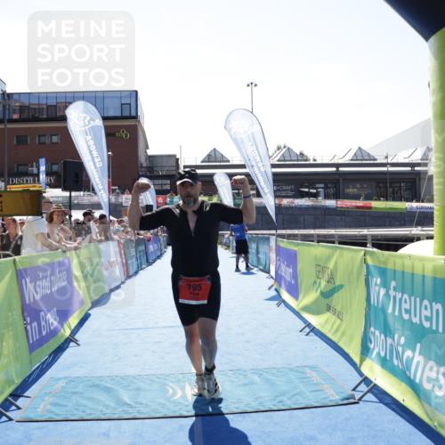 09.08.2026 - GEWOBA Citytriathlon Bremen Yannick Fuchs http://msf.ph/oto/9935955 09.08.2026 14:59:13 Ziel 795 meine-sportfotos.de