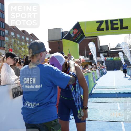09.08.2026 - GEWOBA Citytriathlon Bremen Yannick Fuchs http://msf.ph/oto/9936012 09.08.2026 15:00:05 Ziel  meine-sportfotos.de
