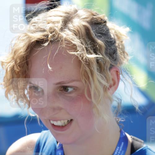 09.08.2026 - GEWOBA Citytriathlon Bremen Yannick Fuchs http://msf.ph/oto/9936036 09.08.2026 15:00:30 Ziel 920, 921 meine-sportfotos.de