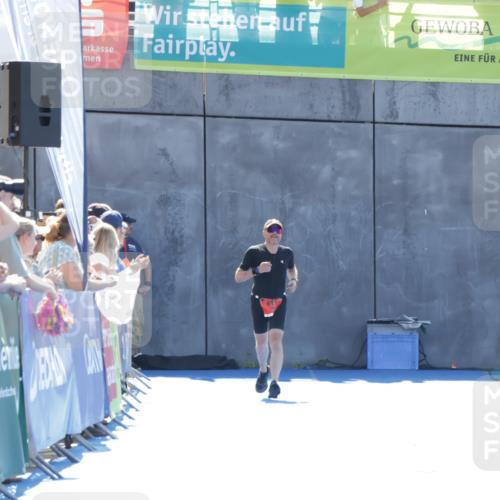 09.08.2026 - GEWOBA Citytriathlon Bremen Yannick Fuchs http://msf.ph/oto/9936088 09.08.2026 15:01:37 Ziel  meine-sportfotos.de