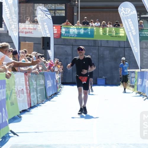 09.08.2026 - GEWOBA Citytriathlon Bremen Yannick Fuchs http://msf.ph/oto/9936091 09.08.2026 15:01:48 Ziel  meine-sportfotos.de