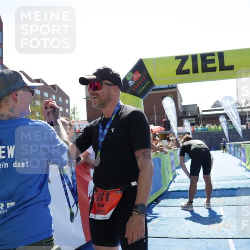 09.08.2026 - GEWOBA Citytriathlon Bremen Yannick Fuchs http://msf.ph/oto/9936111 09.08.2026 15:01:59 Ziel 185 meine-sportfotos.de