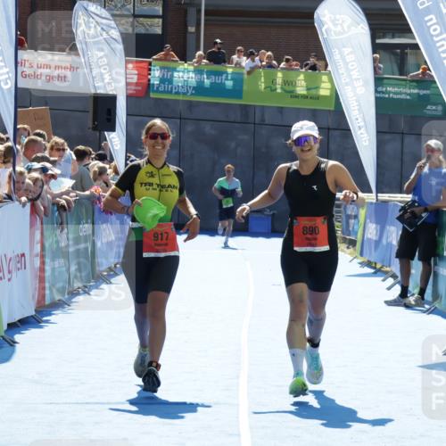 09.08.2026 - GEWOBA Citytriathlon Bremen Yannick Fuchs http://msf.ph/oto/9936151 09.08.2026 15:02:34 Ziel 890, 917 meine-sportfotos.de