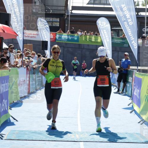 09.08.2026 - GEWOBA Citytriathlon Bremen Yannick Fuchs http://msf.ph/oto/9936153 09.08.2026 15:02:35 Ziel 890, 917 meine-sportfotos.de