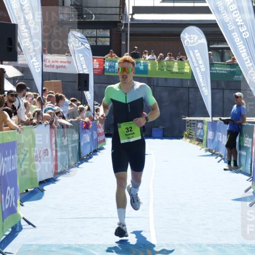 09.08.2026 - GEWOBA Citytriathlon Bremen Yannick Fuchs http://msf.ph/oto/9936167 09.08.2026 15:02:42 Ziel 32 meine-sportfotos.de