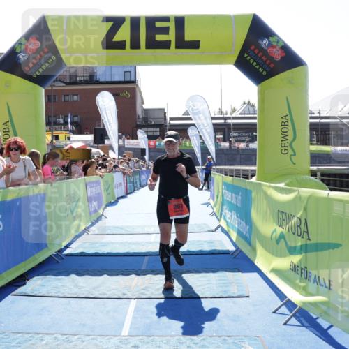 09.08.2026 - GEWOBA Citytriathlon Bremen Yannick Fuchs http://msf.ph/oto/9936222 09.08.2026 15:03:15 Ziel 867 meine-sportfotos.de