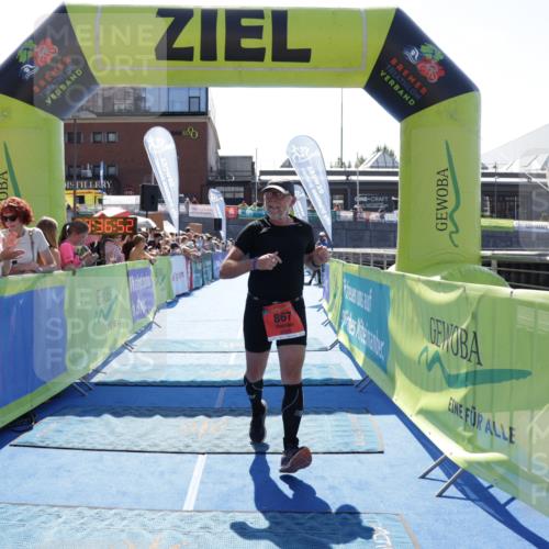 09.08.2026 - GEWOBA Citytriathlon Bremen Yannick Fuchs http://msf.ph/oto/9936224 09.08.2026 15:03:15 Ziel 867 meine-sportfotos.de