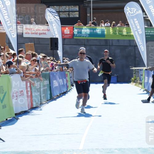 09.08.2026 - GEWOBA Citytriathlon Bremen Yannick Fuchs http://msf.ph/oto/9936248 09.08.2026 15:03:34 Ziel 112, 189, 724 meine-sportfotos.de