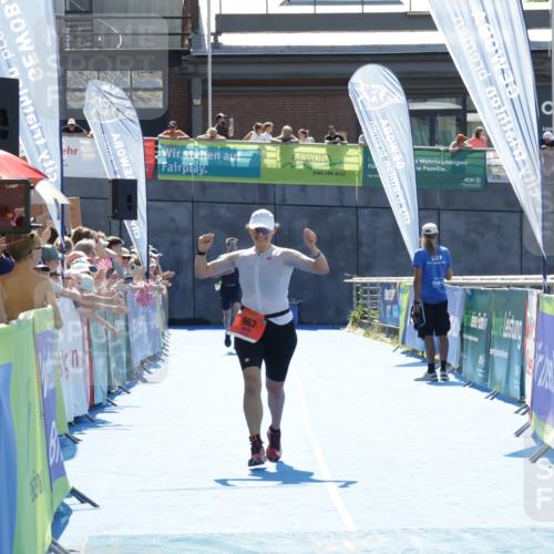 09.08.2026 - GEWOBA Citytriathlon Bremen Yannick Fuchs http://msf.ph/oto/9936301 09.08.2026 15:04:28 Ziel 967 meine-sportfotos.de