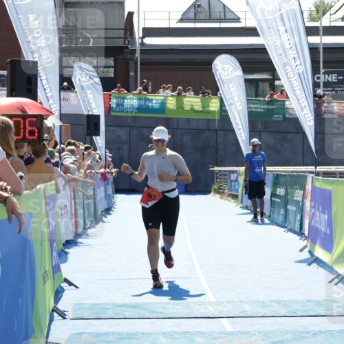 09.08.2026 - GEWOBA Citytriathlon Bremen Yannick Fuchs http://msf.ph/oto/9936302 09.08.2026 15:04:29 Ziel 967 meine-sportfotos.de