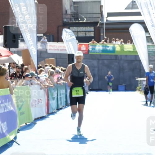 09.08.2026 - GEWOBA Citytriathlon Bremen Yannick Fuchs http://msf.ph/oto/9936328 09.08.2026 15:04:44 Ziel 72 meine-sportfotos.de