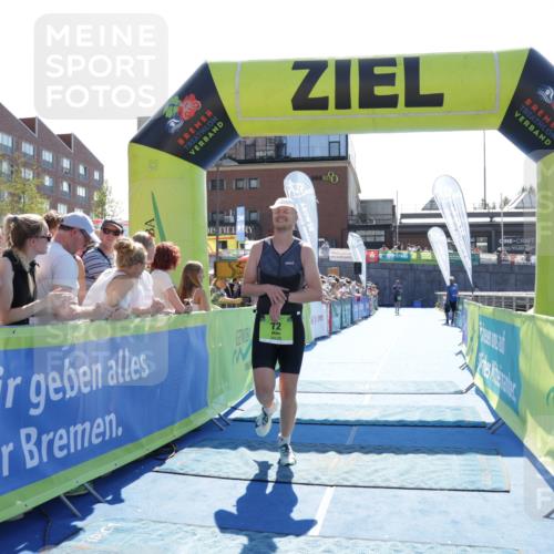 09.08.2026 - GEWOBA Citytriathlon Bremen Yannick Fuchs http://msf.ph/oto/9936331 09.08.2026 15:04:47 Ziel 72 meine-sportfotos.de