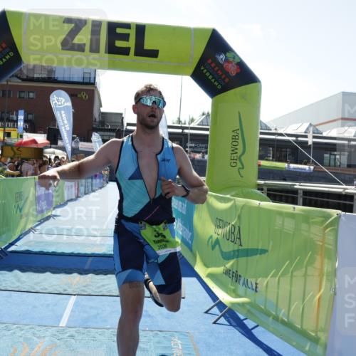 09.08.2026 - GEWOBA Citytriathlon Bremen Yannick Fuchs http://msf.ph/oto/9936364 09.08.2026 15:05:02 Ziel 35, 279 meine-sportfotos.de