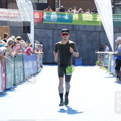 09.08.2026 - GEWOBA Citytriathlon Bremen Yannick Fuchs http://msf.ph/oto/9936370 09.08.2026 15:05:10 Ziel 11 meine-sportfotos.de