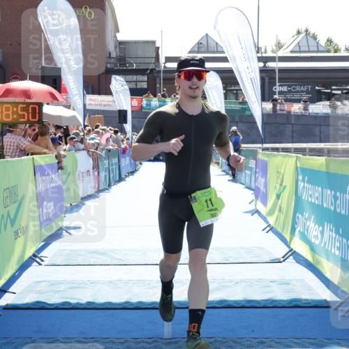 09.08.2026 - GEWOBA Citytriathlon Bremen Yannick Fuchs http://msf.ph/oto/9936373 09.08.2026 15:05:13 Ziel 11 meine-sportfotos.de