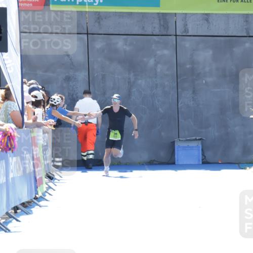 09.08.2026 - GEWOBA Citytriathlon Bremen Yannick Fuchs http://msf.ph/oto/9936379 09.08.2026 15:05:22 Ziel  meine-sportfotos.de