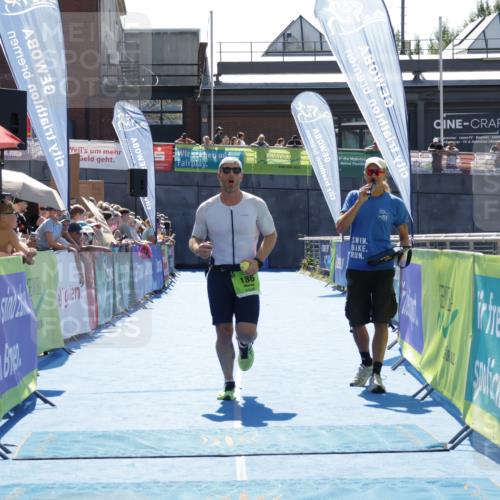 09.08.2026 - GEWOBA Citytriathlon Bremen Yannick Fuchs http://msf.ph/oto/9936399 09.08.2026 15:05:38 Ziel 186 meine-sportfotos.de