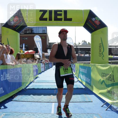 09.08.2026 - GEWOBA Citytriathlon Bremen Yannick Fuchs http://msf.ph/oto/9936417 09.08.2026 15:05:54 Ziel 184 meine-sportfotos.de