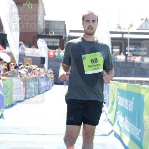 09.08.2026 - GEWOBA Citytriathlon Bremen Yannick Fuchs http://msf.ph/oto/9936493 09.08.2026 15:06:37 Ziel 68, 294, 353 meine-sportfotos.de