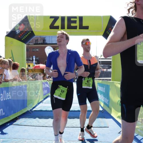 09.08.2026 - GEWOBA Citytriathlon Bremen Yannick Fuchs http://msf.ph/oto/9936514 09.08.2026 15:06:46 Ziel 15, 81, 100, 156 meine-sportfotos.de