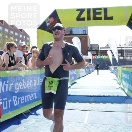 09.08.2026 - GEWOBA Citytriathlon Bremen Yannick Fuchs http://msf.ph/oto/9936536 09.08.2026 15:06:55 Ziel 13, 50, 177 meine-sportfotos.de