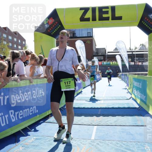 09.08.2026 - GEWOBA Citytriathlon Bremen Yannick Fuchs http://msf.ph/oto/9936566 09.08.2026 15:07:11 Ziel 117, 155, 420 meine-sportfotos.de
